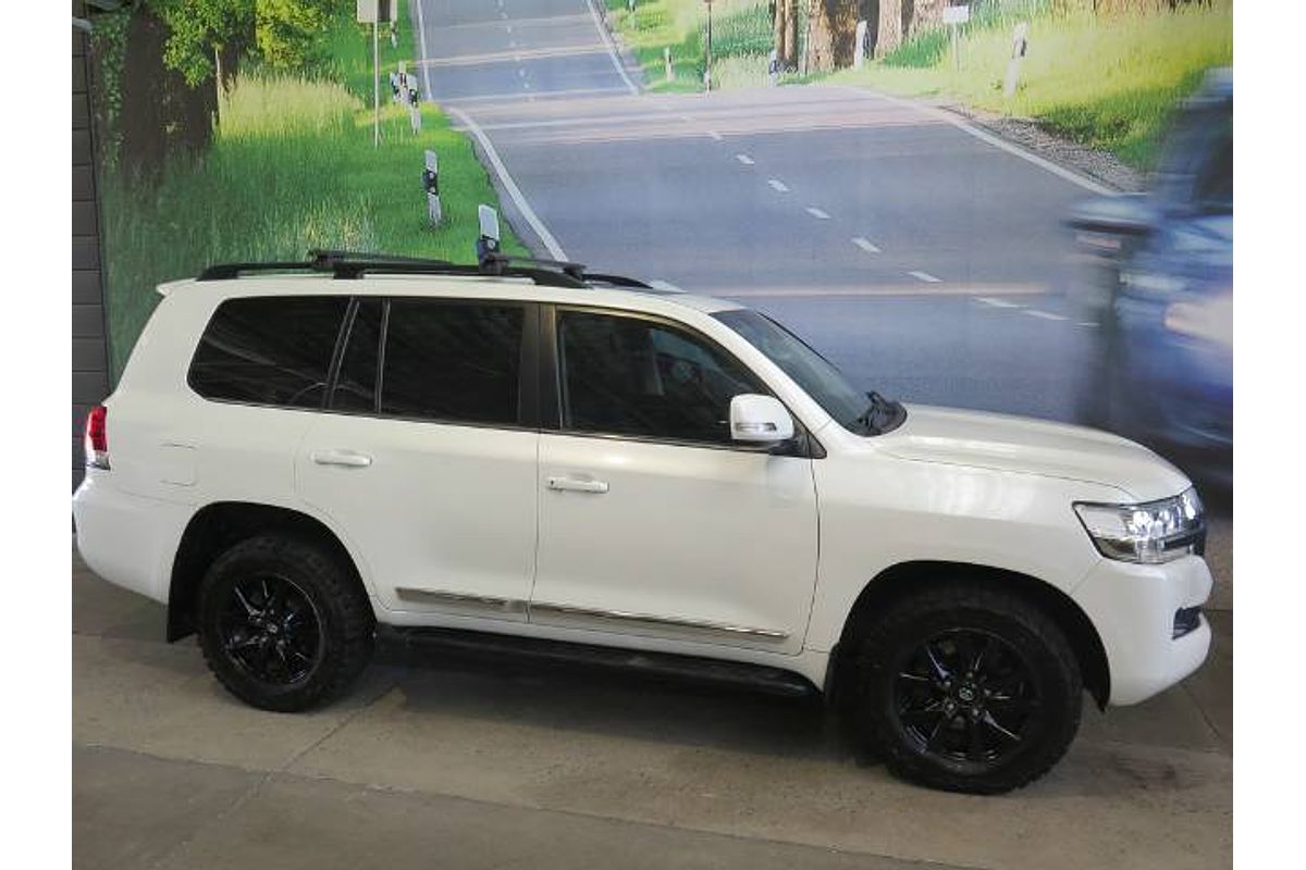 2018 Toyota LANDCRUISER SAHARA