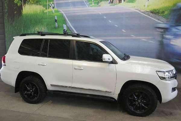2018 Toyota LANDCRUISER SAHARA