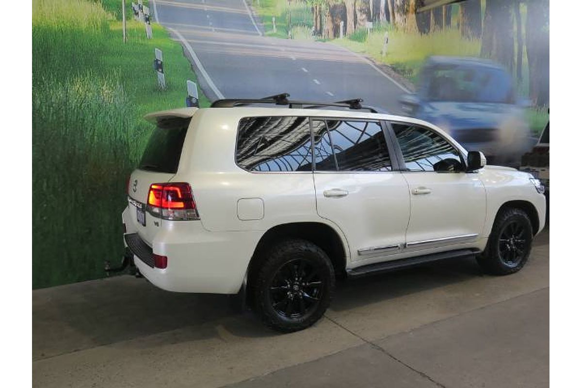 2018 Toyota LANDCRUISER SAHARA