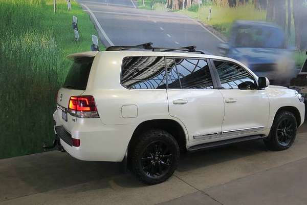 2018 Toyota LANDCRUISER SAHARA
