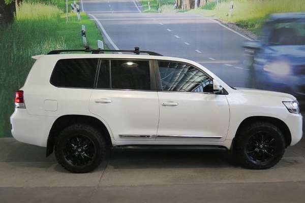 2018 Toyota LANDCRUISER SAHARA