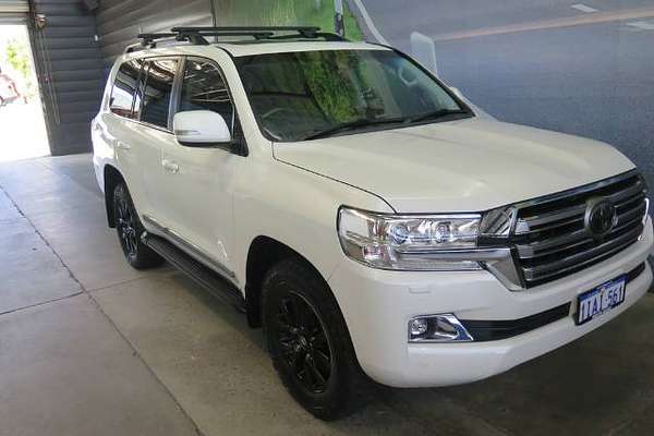 2018 Toyota LANDCRUISER SAHARA