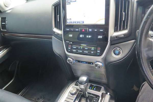 2018 Toyota LANDCRUISER SAHARA