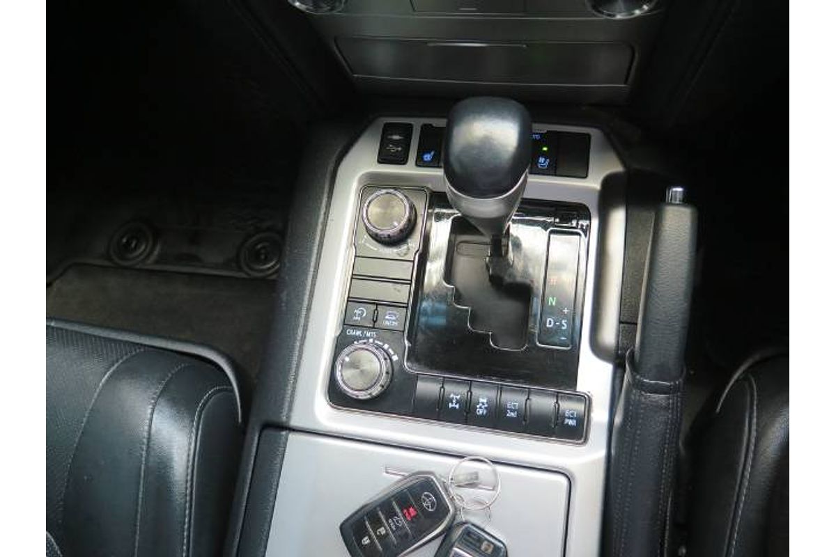 2018 Toyota LANDCRUISER SAHARA