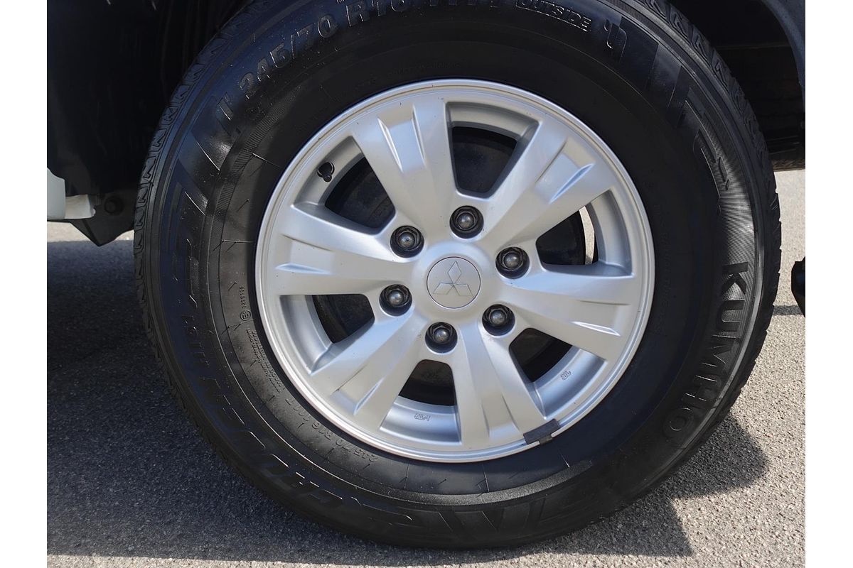 2014 Mitsubishi Triton GLX MN 4X4