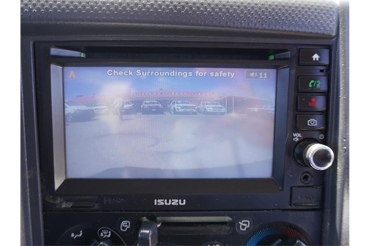 2014 Isuzu N Series NLR 200 4x2 SWB