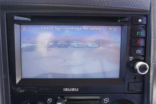2014 Isuzu N Series NLR 200 4x2 SWB