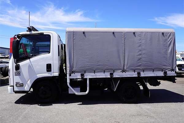 2014 Isuzu N Series NLR 200 4x2 SWB