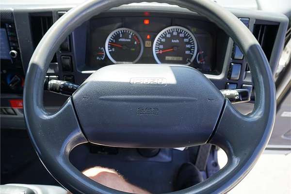 2014 Isuzu N Series NLR 200 4x2 SWB