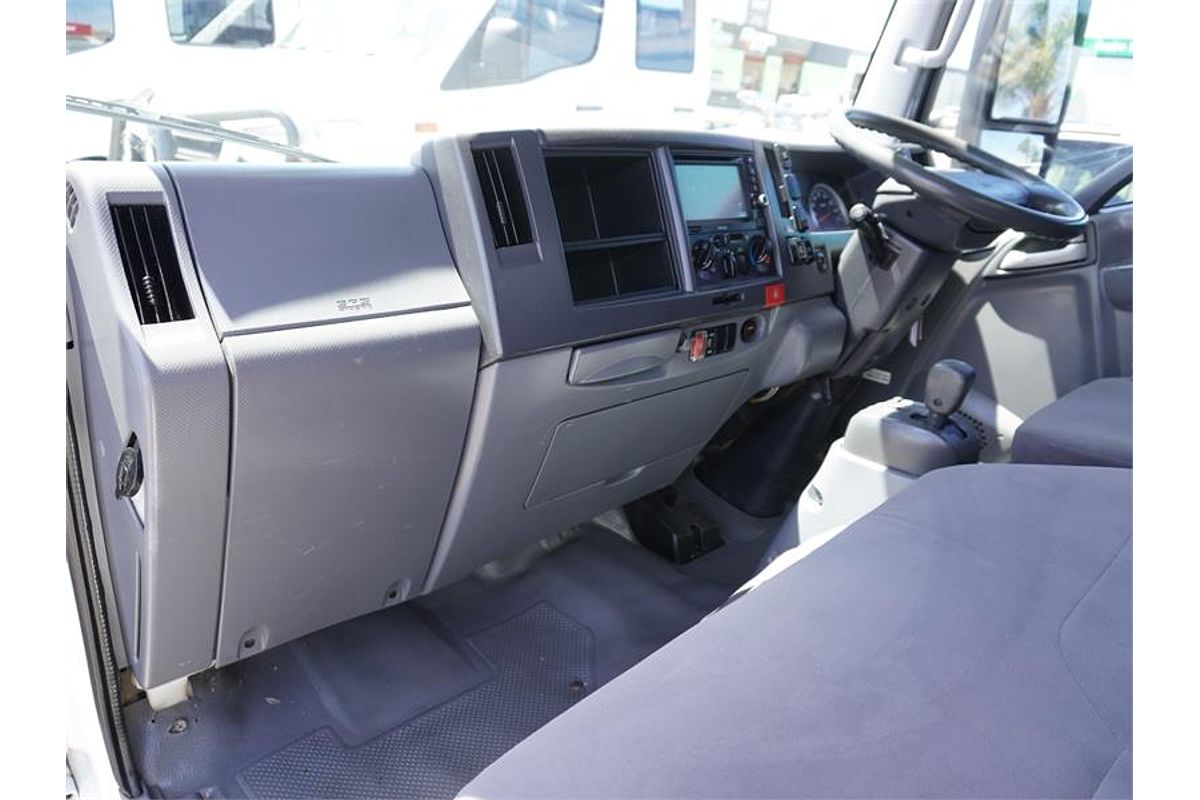 2014 Isuzu N Series NLR 200 4x2 SWB