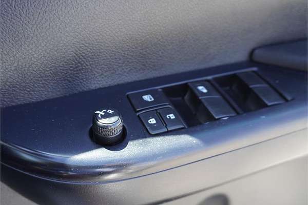 2018 Toyota Hilux SR GUN126R 4X4