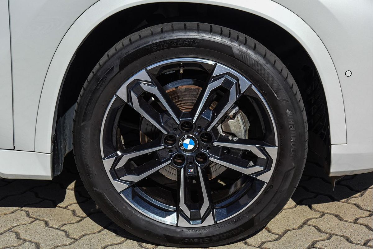 2023 BMW X1 xDrive20i U11