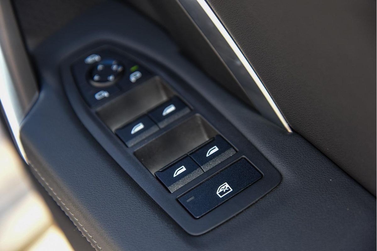 2023 BMW X1 xDrive20i U11