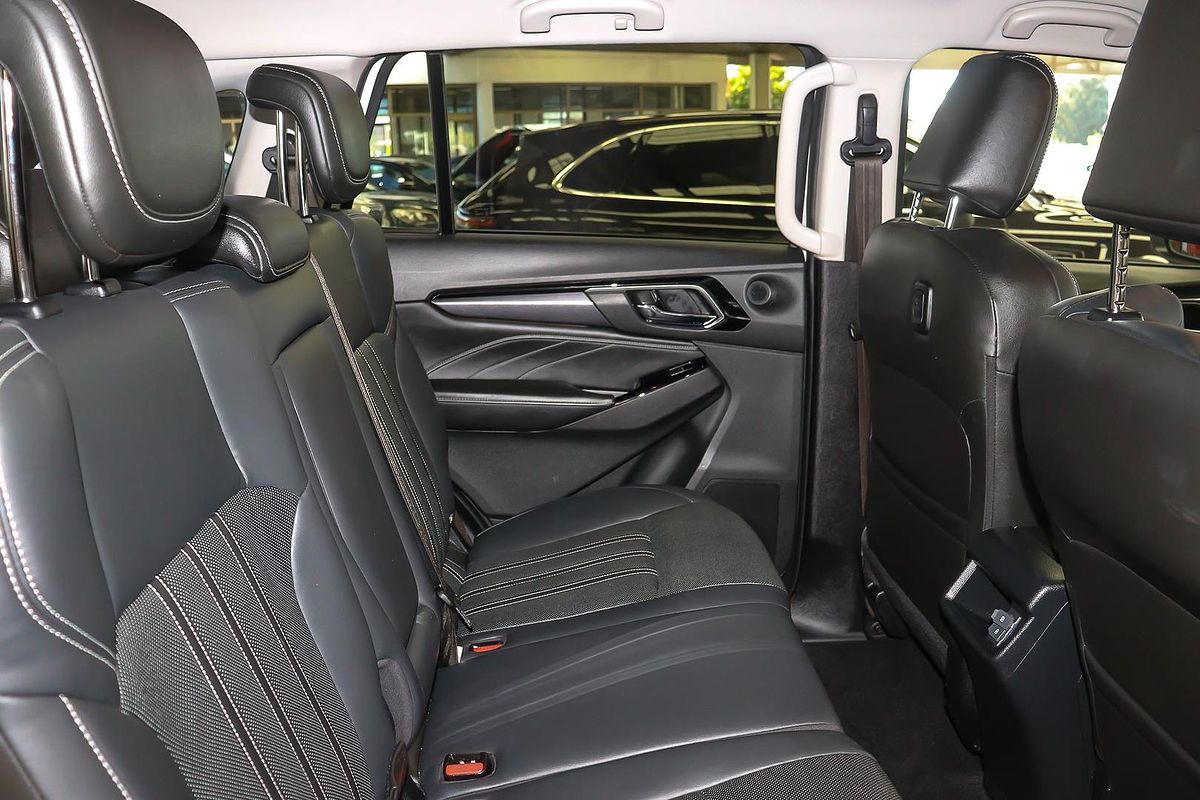 2023 Isuzu MU-X LS-T