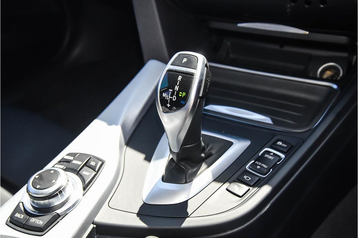 2014 BMW 3 Series 320i F30