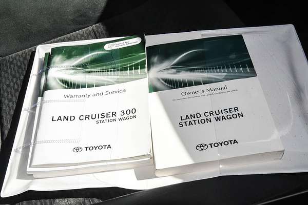 2023 Toyota Landcruiser GXL FJA300R