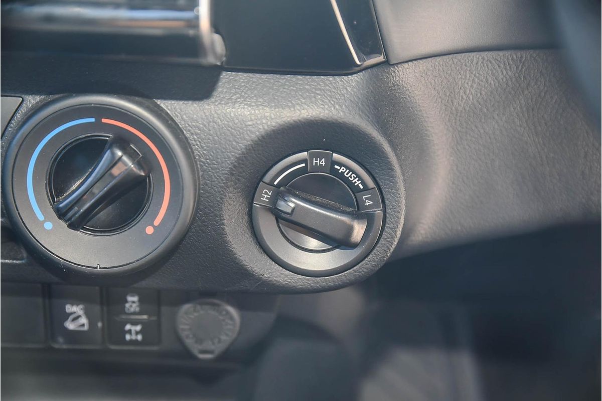 2024 Toyota Hilux SR GUN126R 4X4