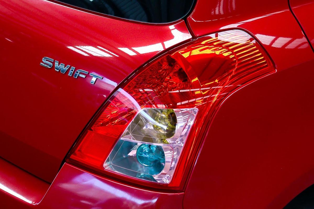 2007 Suzuki Swift GLX RS415