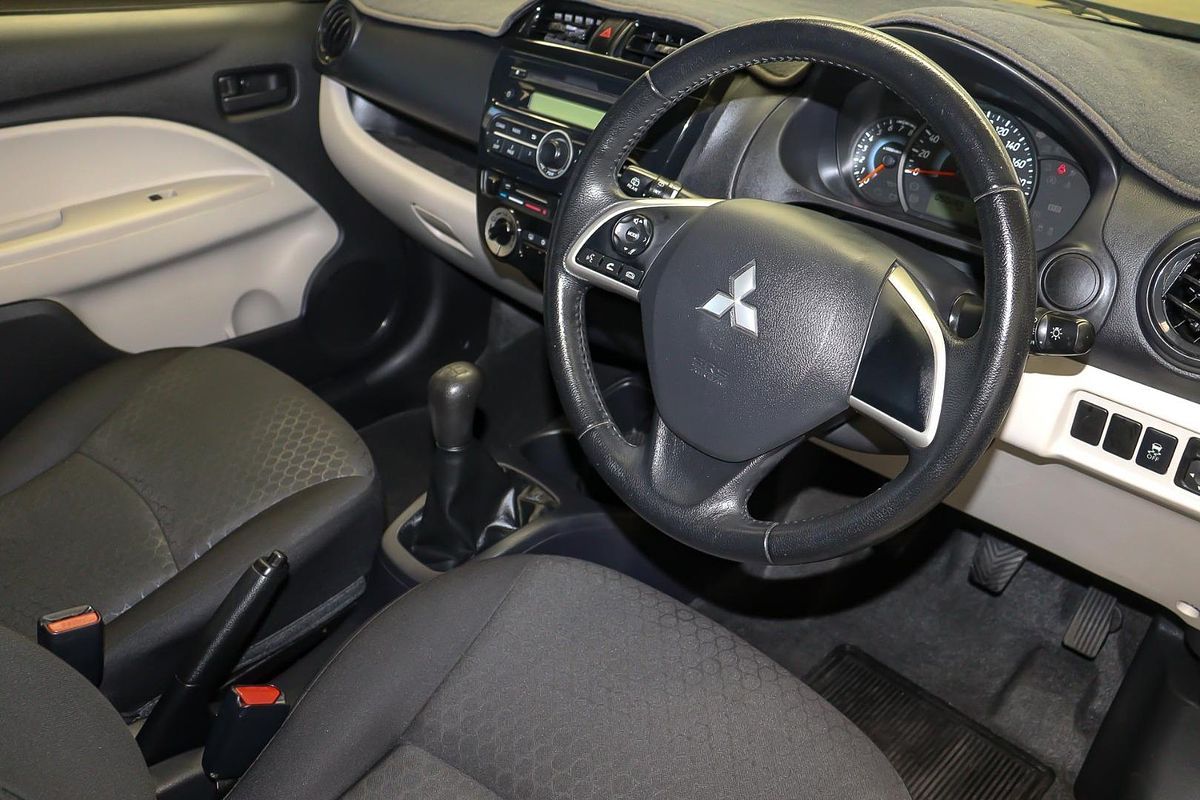 2013 Mitsubishi Mirage ES LA
