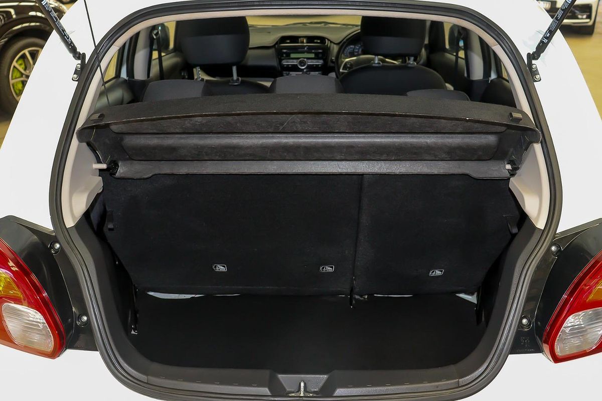2013 Mitsubishi Mirage ES LA