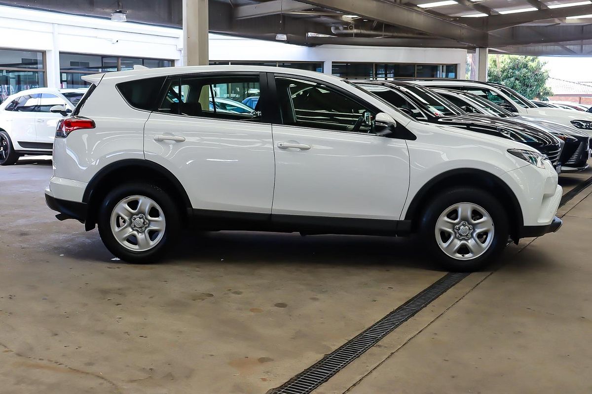 2018 Toyota RAV4 GX ZSA42R
