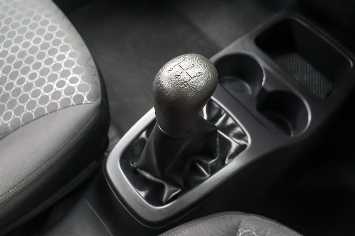 2013 Mitsubishi Mirage ES LA