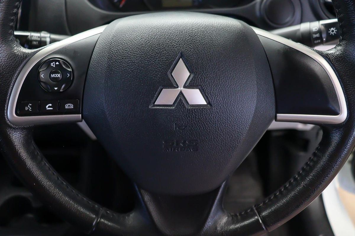 2013 Mitsubishi Mirage ES LA