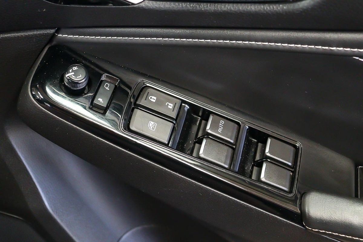2023 Isuzu MU-X LS-T