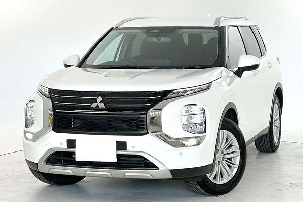 2023 Mitsubishi Outlander ES ZM