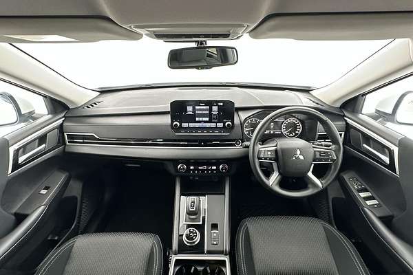 2023 Mitsubishi Outlander ES ZM
