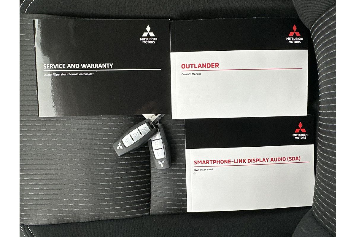 2023 Mitsubishi Outlander ES ZM