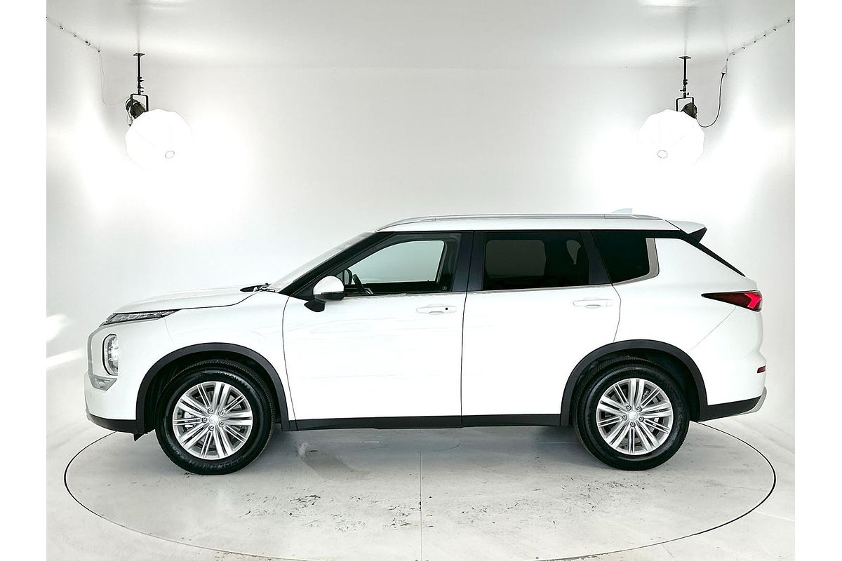 2023 Mitsubishi Outlander ES ZM