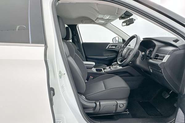 2023 Mitsubishi Outlander ES ZM