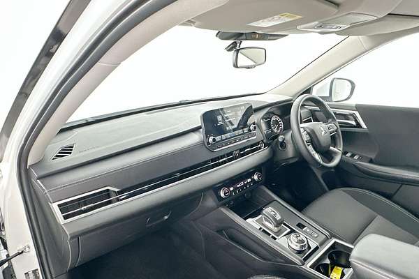 2023 Mitsubishi Outlander ES ZM