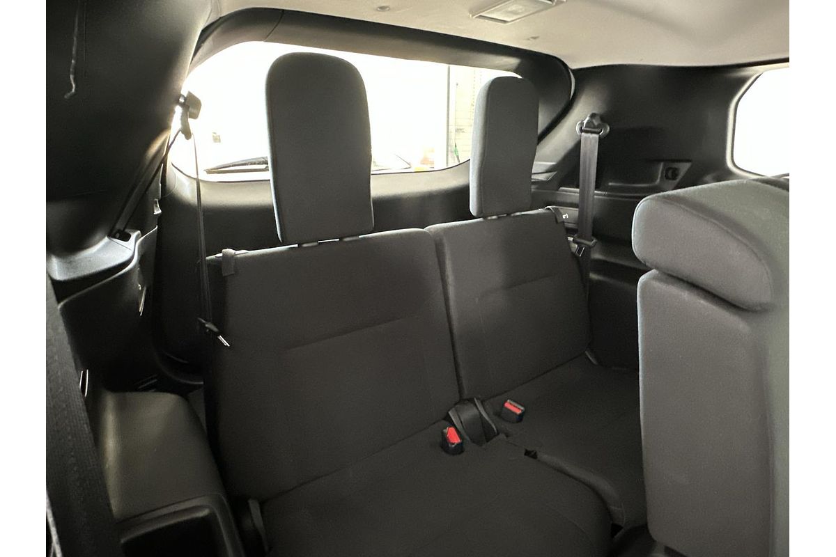 2023 Mitsubishi Outlander ES ZM