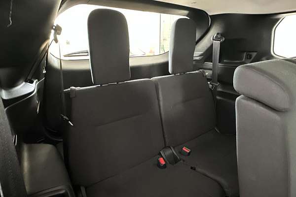 2023 Mitsubishi Outlander ES ZM