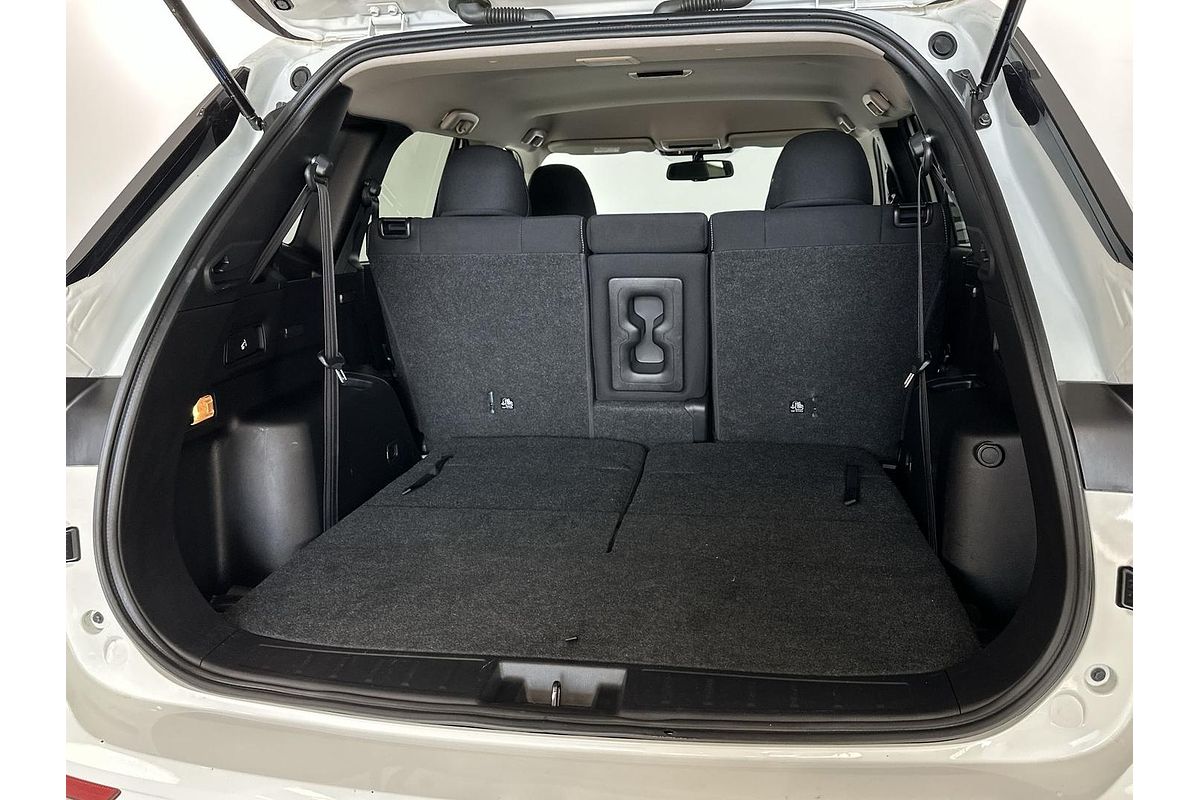 2023 Mitsubishi Outlander ES ZM