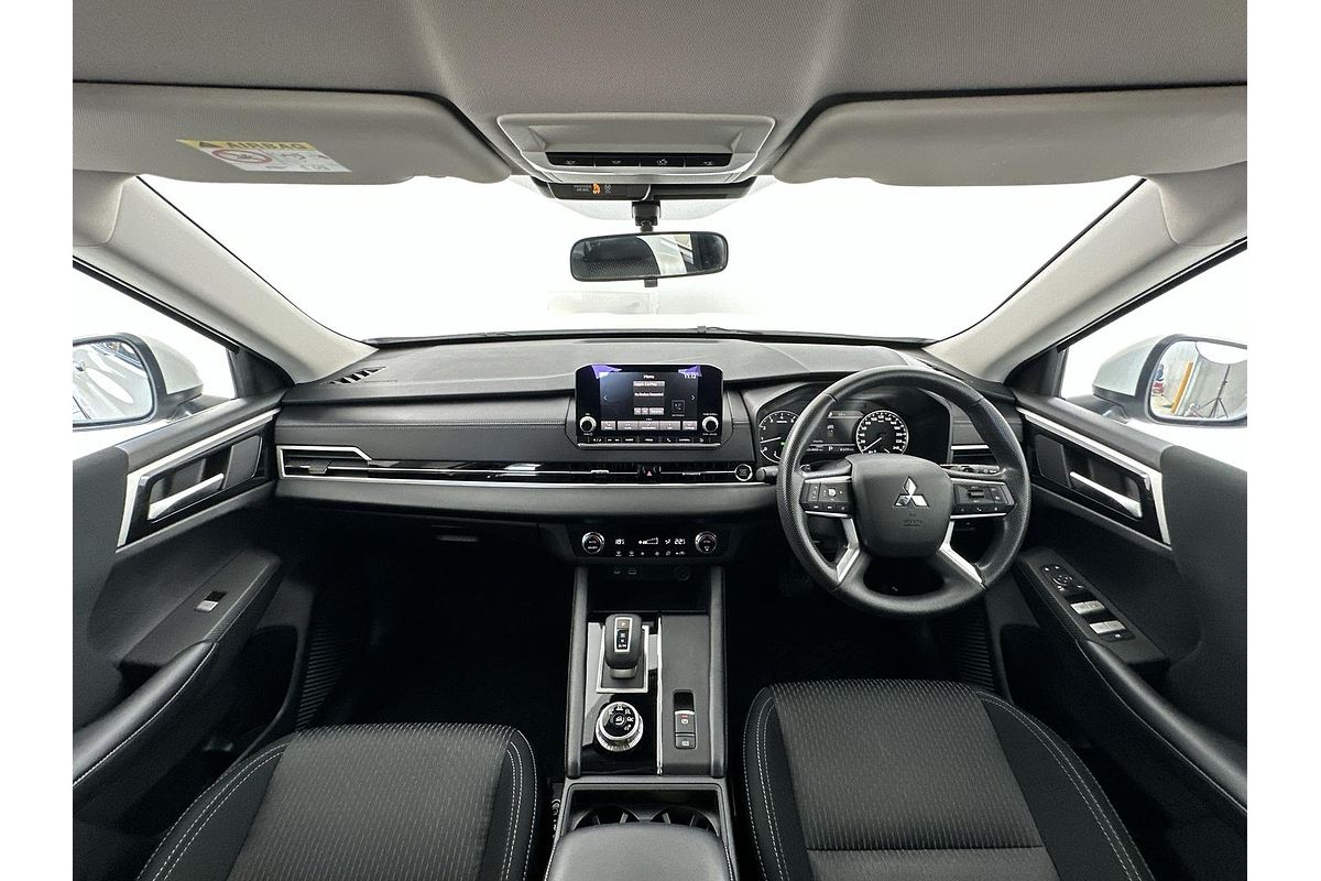 2024 Mitsubishi Outlander ES ZM