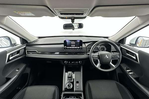 2024 Mitsubishi Outlander ES ZM
