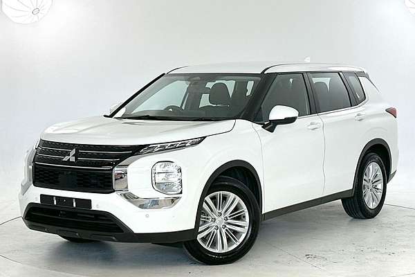2024 Mitsubishi Outlander ES ZM