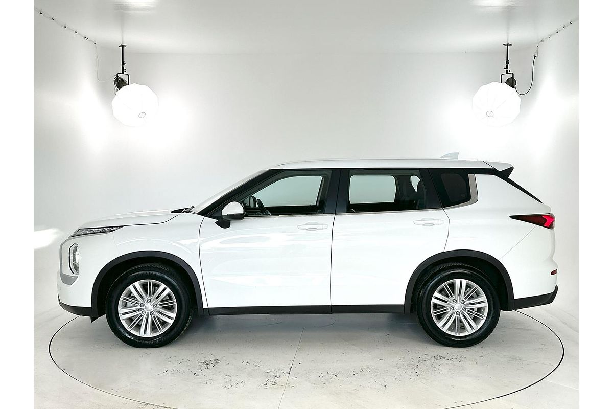 2024 Mitsubishi Outlander ES ZM