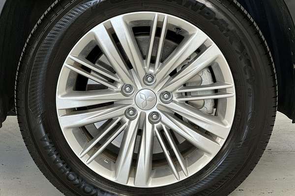 2024 Mitsubishi Outlander ES ZM