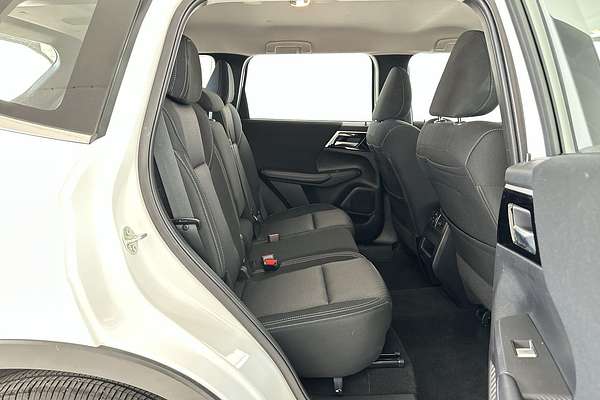 2024 Mitsubishi Outlander ES ZM