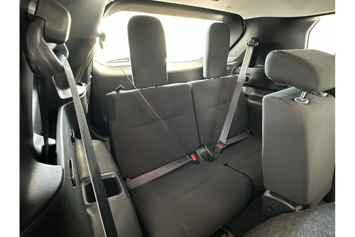 2024 Mitsubishi Outlander ES ZM