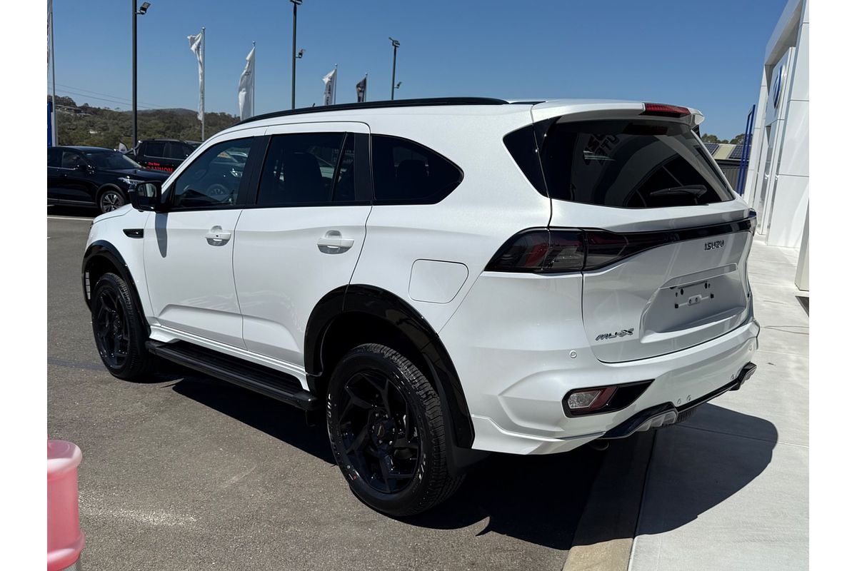 2025 Isuzu MU-X X-TERRAIN
