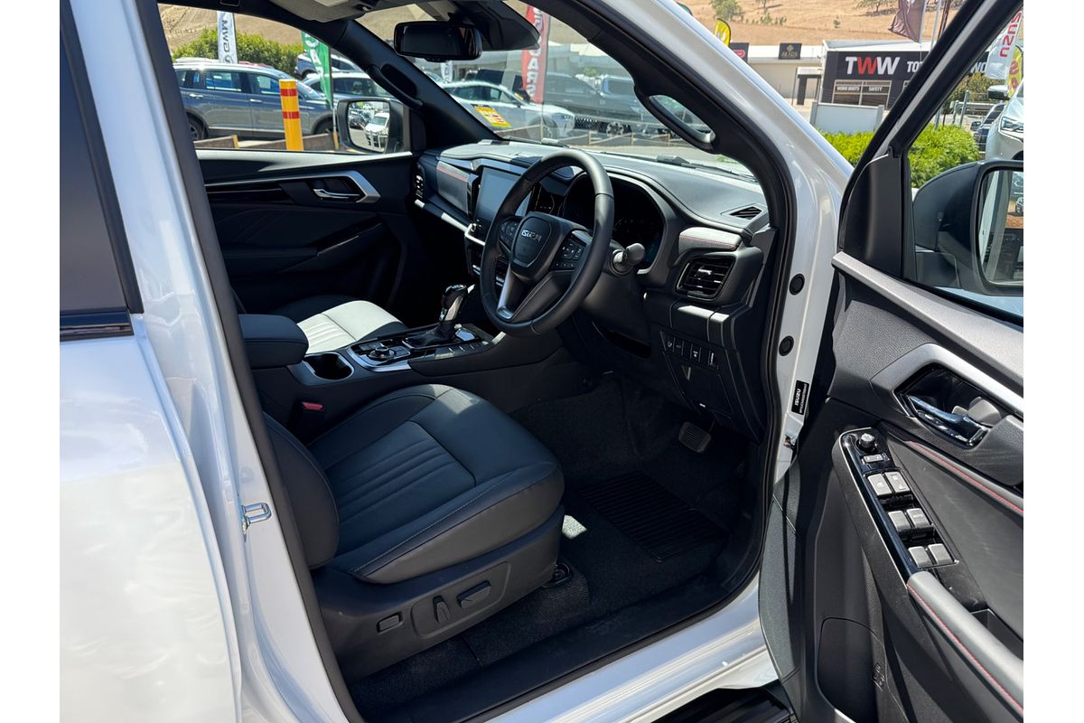 2025 Isuzu MU-X X-TERRAIN
