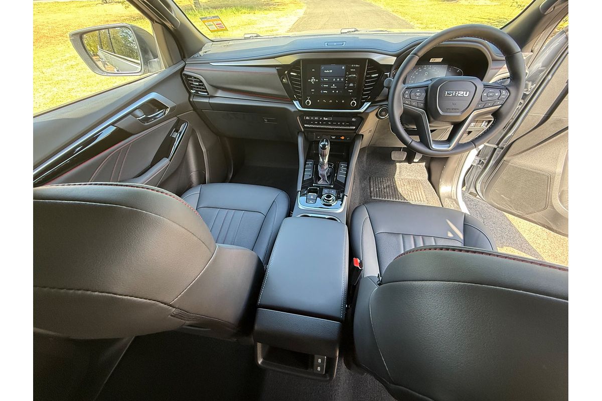 2025 Isuzu MU-X X-TERRAIN