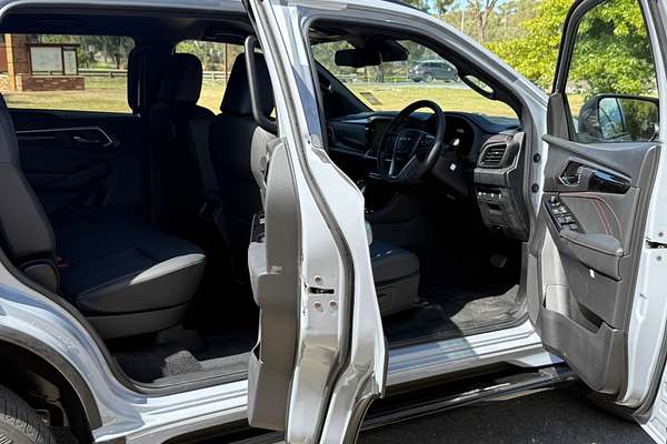 2025 Isuzu MU-X X-TERRAIN
