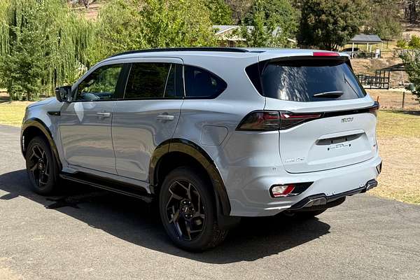 2025 Isuzu MU-X X-TERRAIN