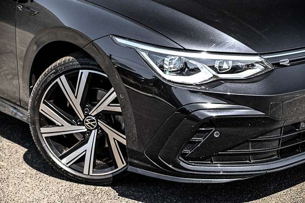 2022 Volkswagen Golf 110TSI R-Line 8